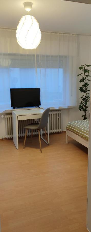 Schoene Und Optimal Gelegene Wohnung Og Weisskirchen Kültér fotó