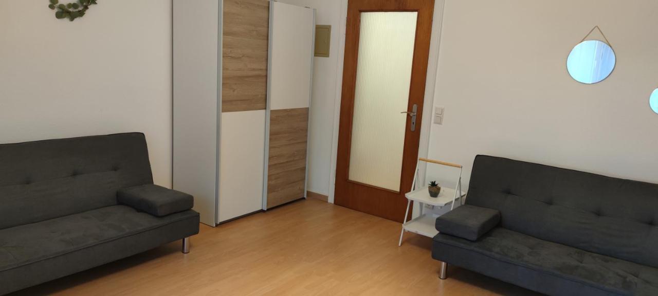 Schoene Und Optimal Gelegene Wohnung Og Weisskirchen Kültér fotó