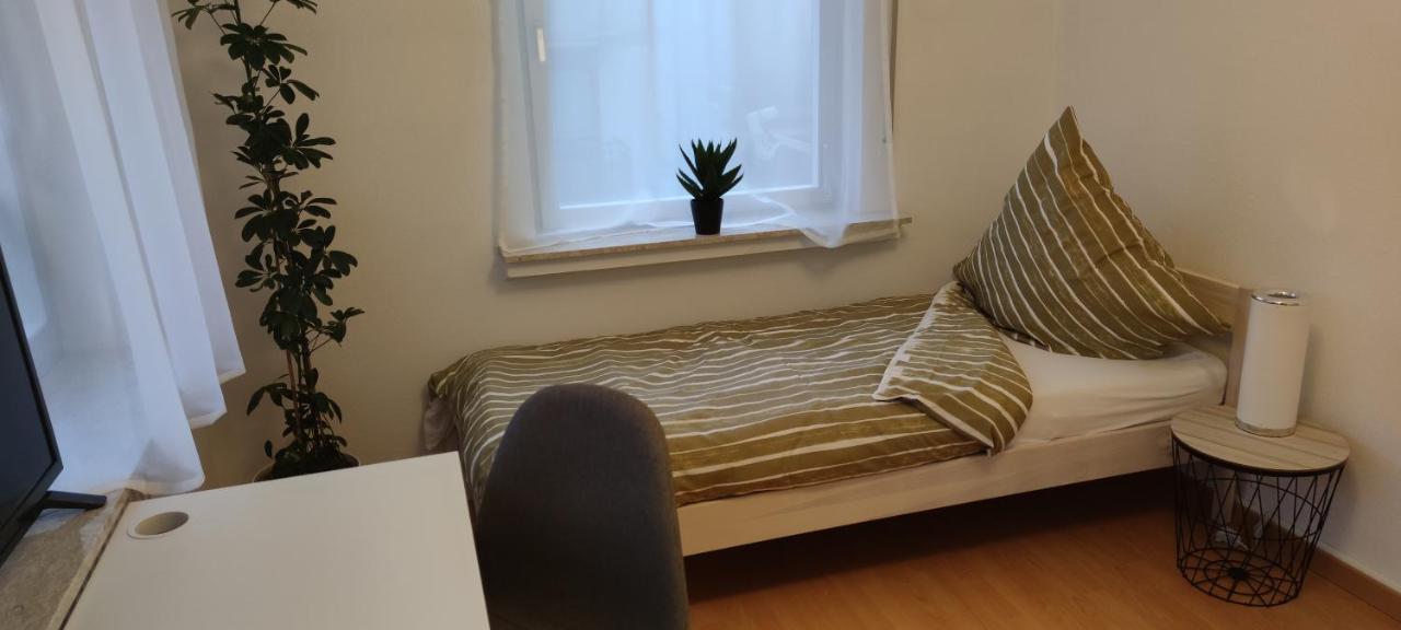 Schoene Und Optimal Gelegene Wohnung Og Weisskirchen Kültér fotó