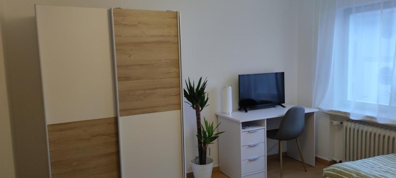 Schoene Und Optimal Gelegene Wohnung Og Weisskirchen Kültér fotó