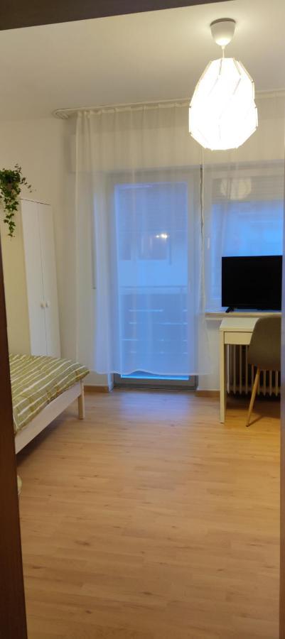 Schoene Und Optimal Gelegene Wohnung Og Weisskirchen Kültér fotó